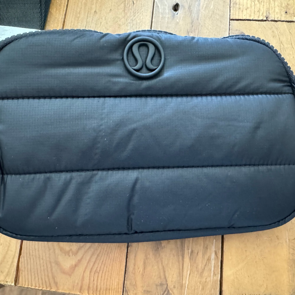 Lululemon Puffer bag 1L black crossover